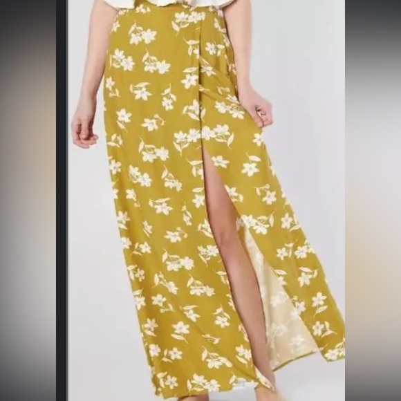 Billabong Dresses & Skirts - Billabong Sincerely Jules Maxi Skirt M
